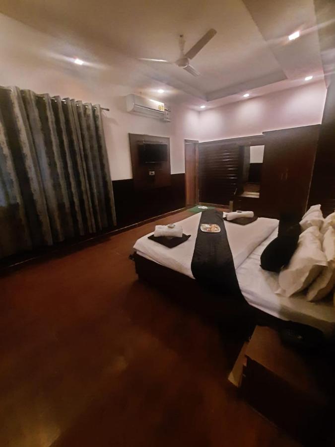 Kartikay Hotel Hisār Eksteriør billede
