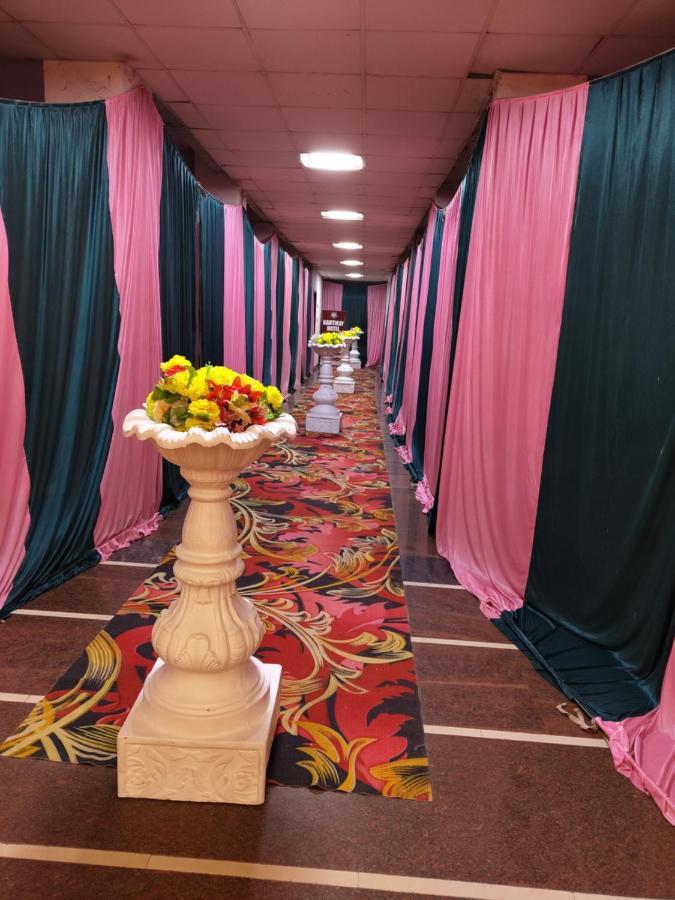 Kartikay Hotel Hisār Eksteriør billede