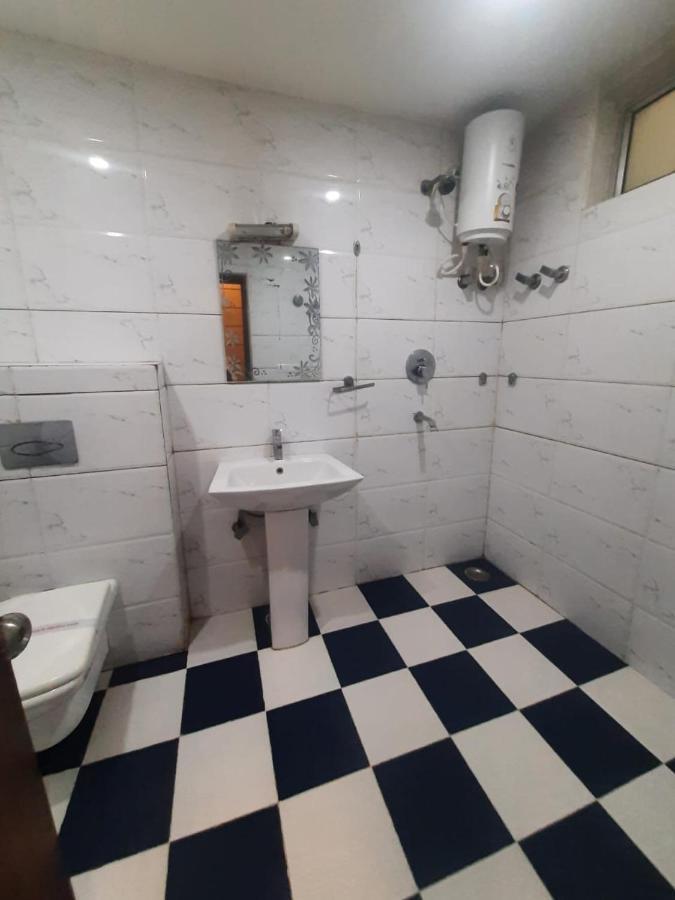 Kartikay Hotel Hisār Eksteriør billede