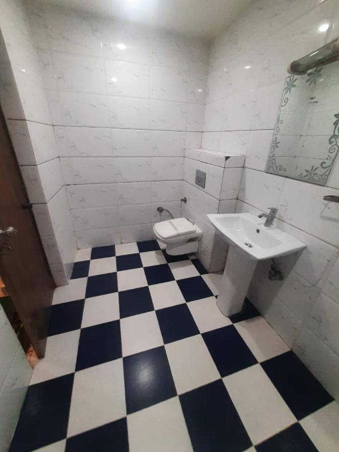Kartikay Hotel Hisār Eksteriør billede