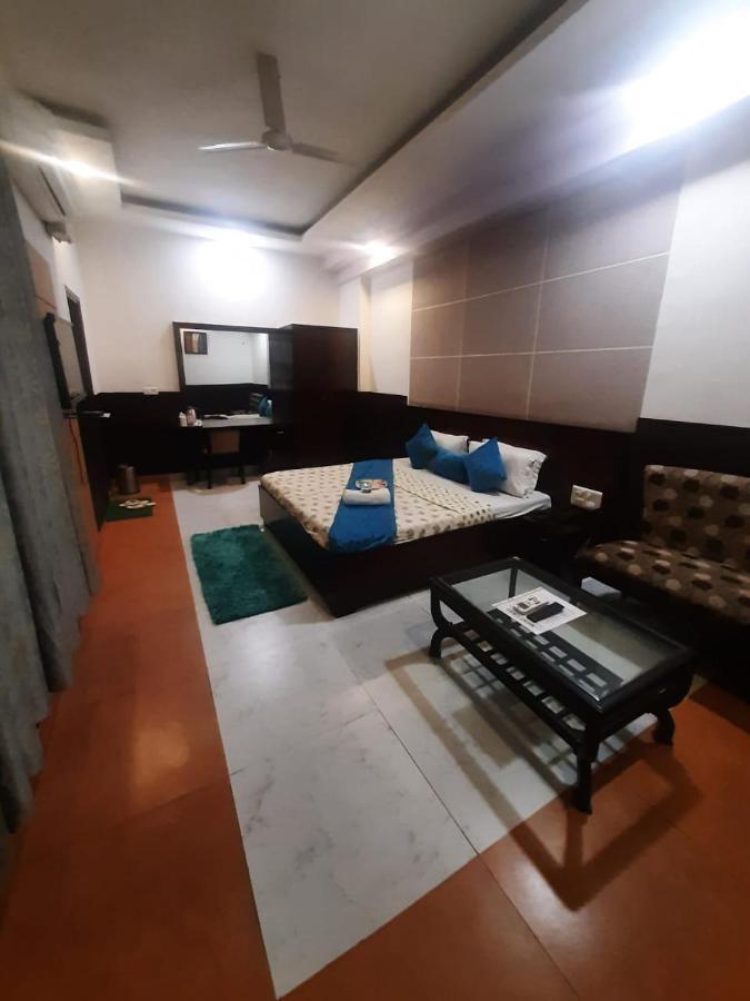 Kartikay Hotel Hisār Eksteriør billede