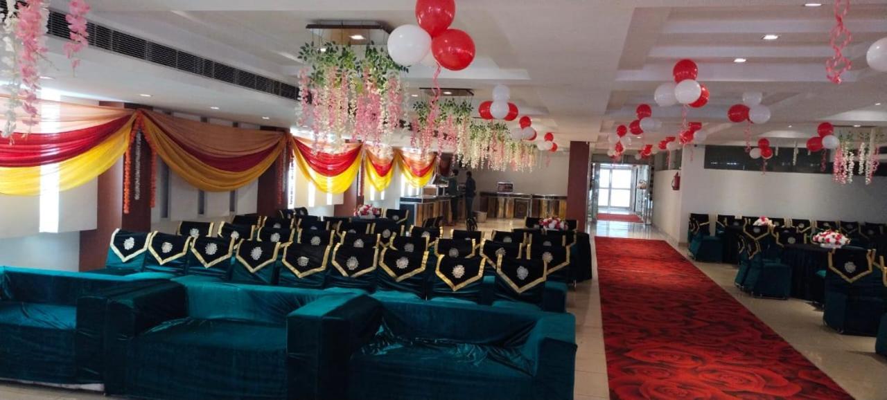 Kartikay Hotel Hisār Eksteriør billede